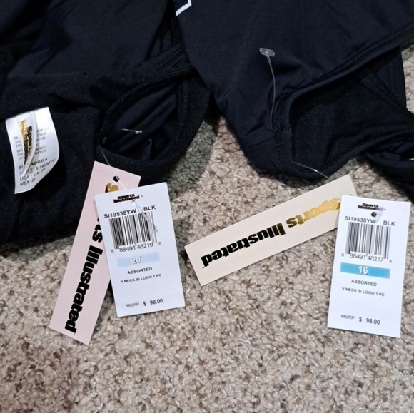 NWT Women's Sports Illustrated One Piece Swimsuit - Picture 4 of 7